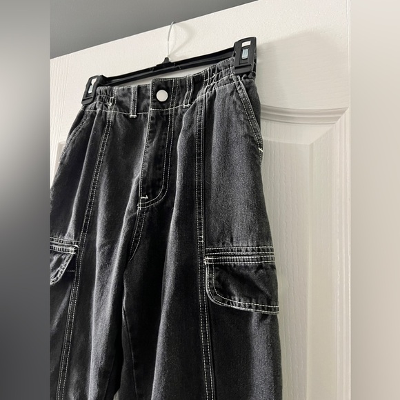 SHEIN black high waisted cargo pants with white stitching and elastic waist. XS - Picture 3 of 8